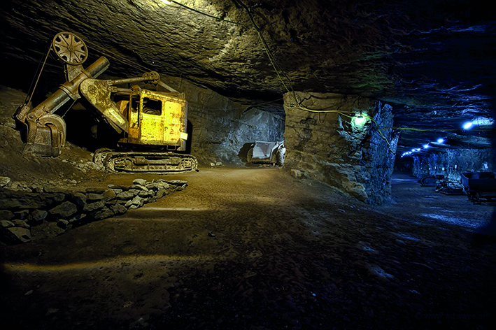 Banner Bergwerk, Tunnel mit Bagger 360 cm x 240 cm